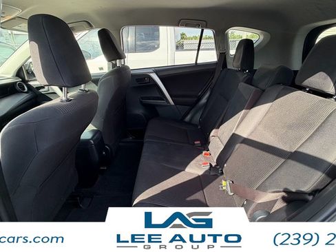 Used 2017 Toyota RAV4 LE FWD image 4