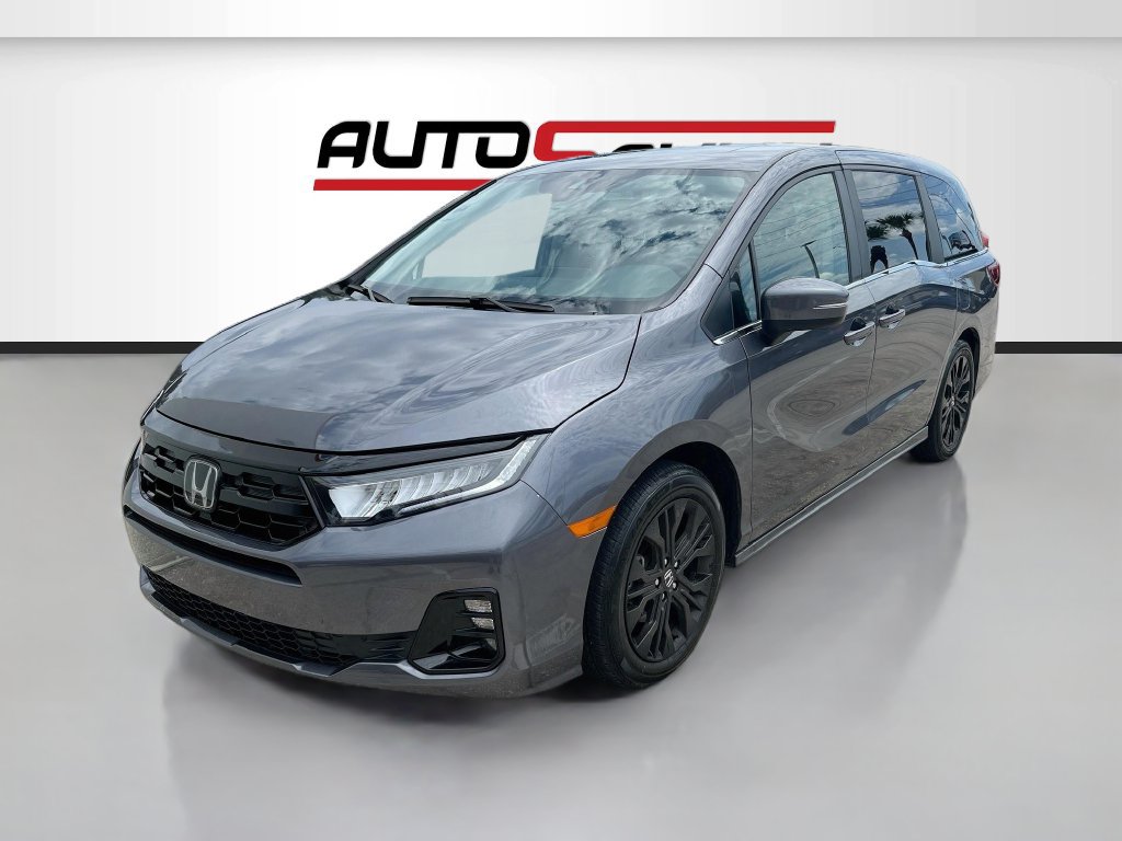 Used 2025 Honda Odyssey Touring image 3
