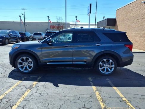 Used 2020 Ford Explorer Platinum w/ Premium Technology Package image 4