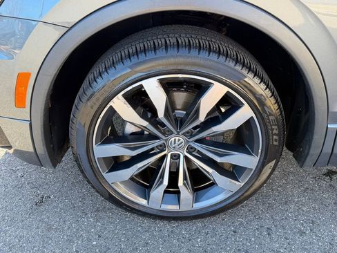 Used 2021 Volkswagen Tiguan SEL Premium R-Line image 12
