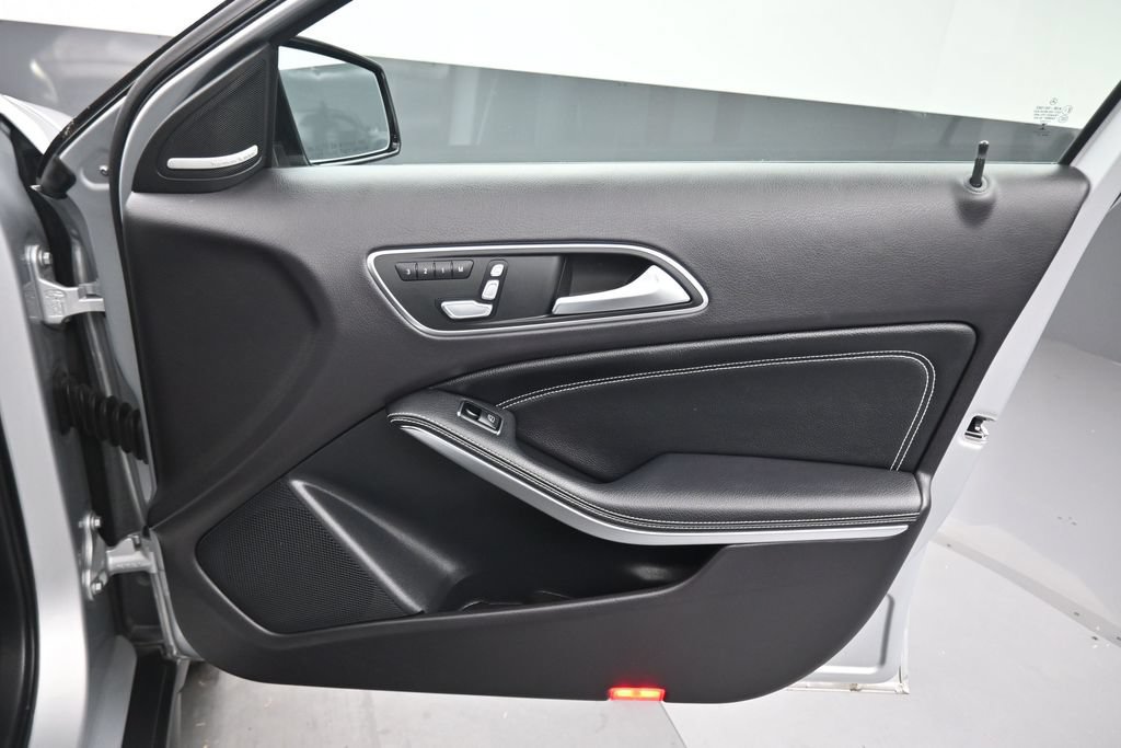 Used 2020 Mercedes-Benz GLA 250 4MATIC image 40