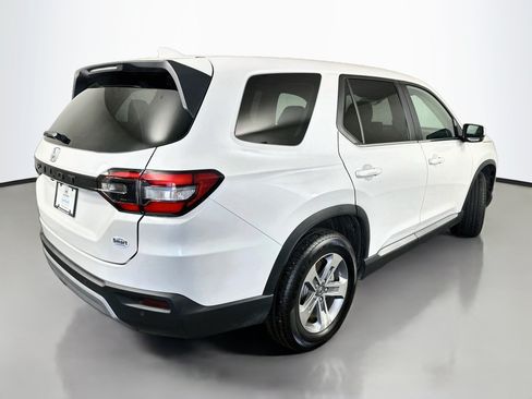 Used 2025 Honda Pilot EX-L image 7