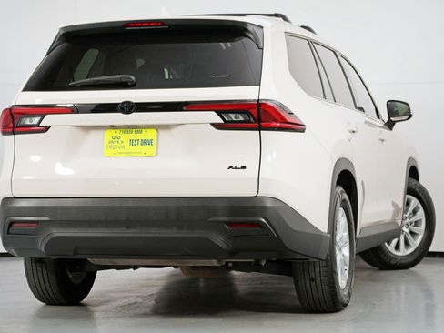 Used 2024 Toyota Grand Highlander XLE image 5