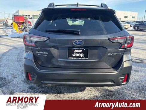 Used 2022 Subaru Outback Premium image 5