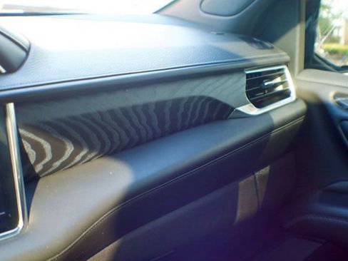 Used 2021 GMC Yukon XL Denali w/ Denali Premium Package image 42