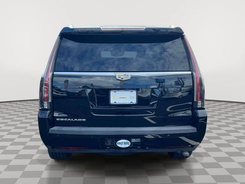 Used 2016 Cadillac Escalade Luxury AWD/4WD image 6
