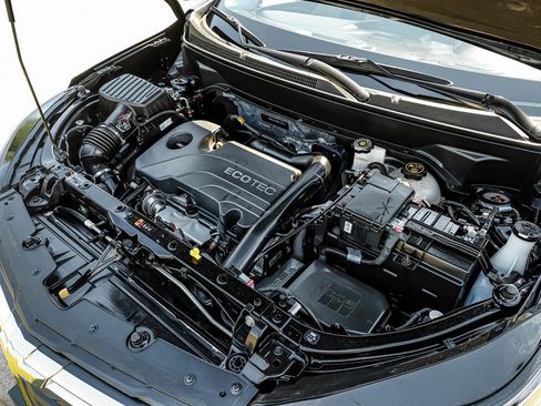 Used 2022 Chevrolet Equinox LS image 50