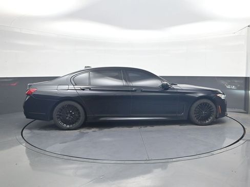 Used 2021 BMW 750i xDrive w/ Executive Package AWD/4WD image 11