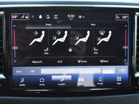 Used 2024 Chrysler Pacifica Touring-L FWD image 19