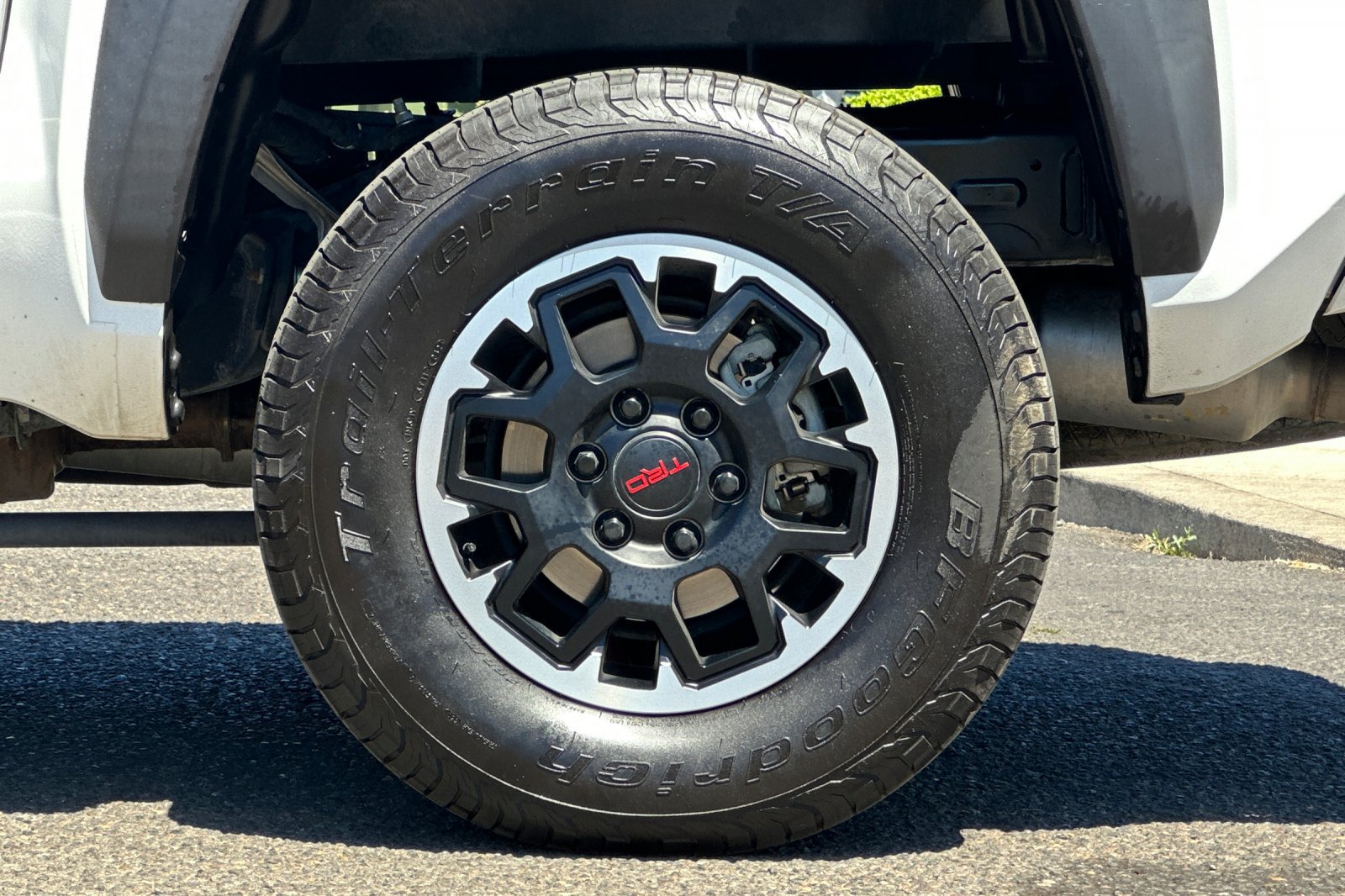 Used 2024 Toyota Tacoma TRD Off-Road AWD/4WD image 30
