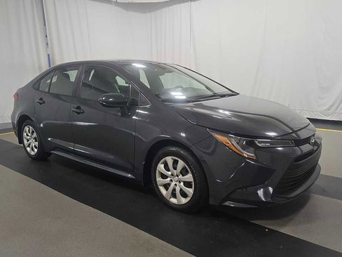 Used 2025 Toyota Corolla LE FWD image 3