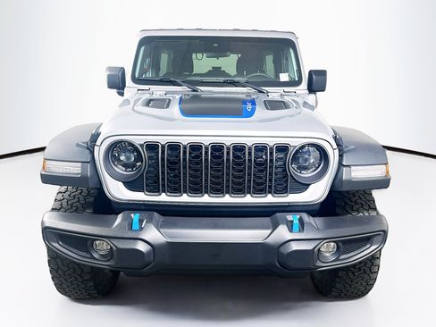 Used 2024 Jeep Wrangler Unlimited Rubicon 4xe AWD/4WD image 2