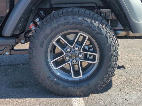 New 2025 Jeep Gladiator Mojave w/ Convenience Group image 26