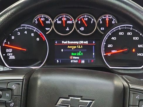 Used 2021 Chevrolet Tahoe Z71 w/ Luxury Package AWD/4WD image 22
