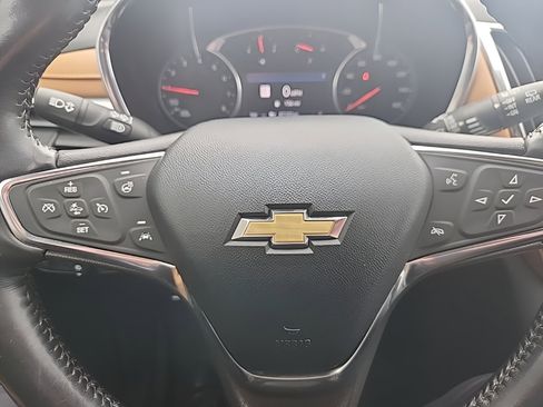 Used 2020 Chevrolet Equinox Premier image 17