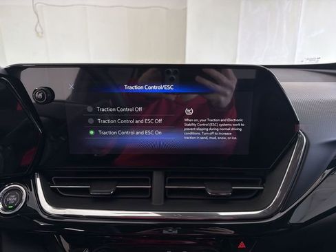 New 2026 Chevrolet Trax RS w/ Sunroof Package FWD image 31