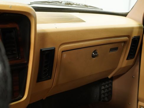 Used 1988 Dodge Ramcharger 2WD image 39