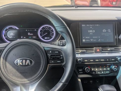 Used 2021 Kia Niro LXS FWD image 22