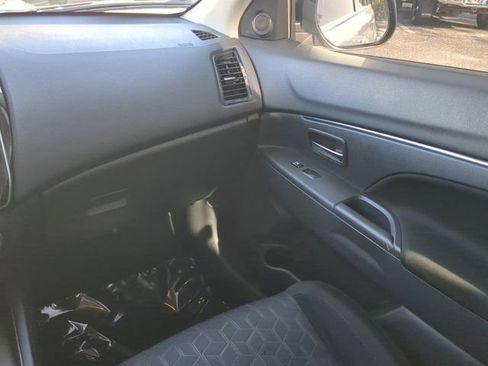 Used 2025 Mitsubishi Outlander Sport AWD image 16