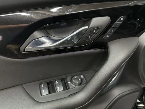 Used 2024 Chevrolet Blazer Premier w/ Enhanced Convenience Package image 16