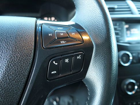 Used 2018 Ford Explorer XLT image 16