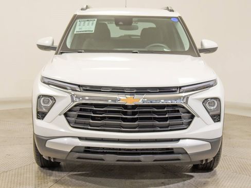 Used 2025 Chevrolet TrailBlazer LT image 3
