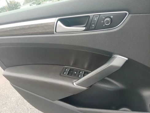 Used 2016 Volkswagen Passat 1.8T SE image 18