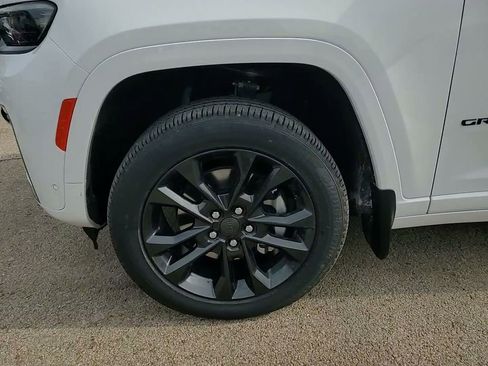 New 2026 Jeep Grand Cherokee L Limited image 15