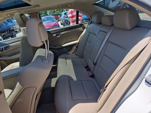 Used 2010 Mercedes-Benz E 350 4MATIC Sedan image 12