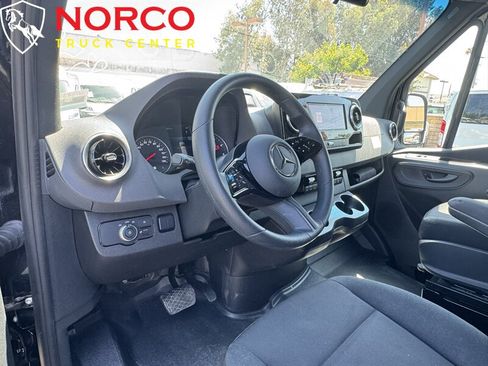 Used 2026 Mercedes-Benz Sprinter 2500 image 17