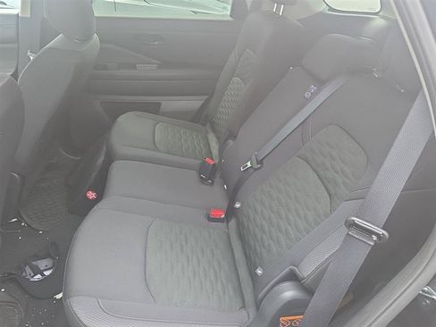 Certified 2025 Nissan Pathfinder S FWD image 11