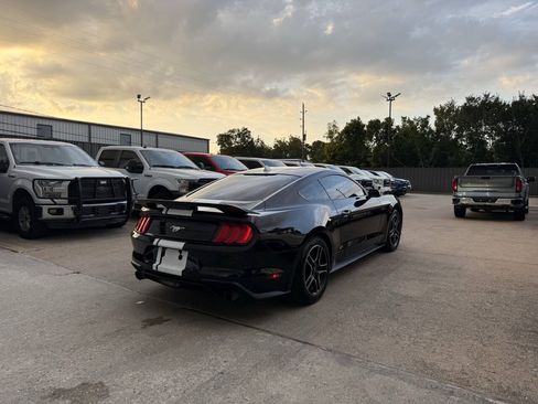 Used 2020 Ford Mustang Premium RWD image 5