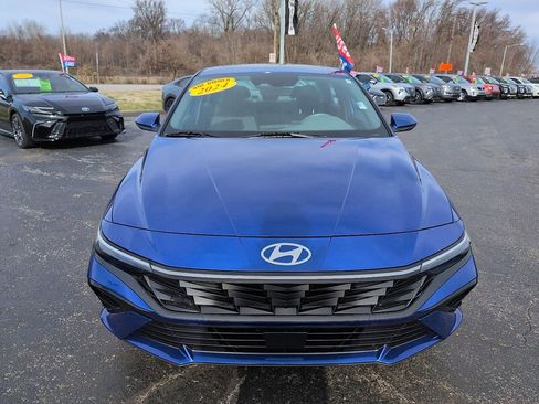 Used 2024 Hyundai Elantra SEL w/ Convenience Package image 3