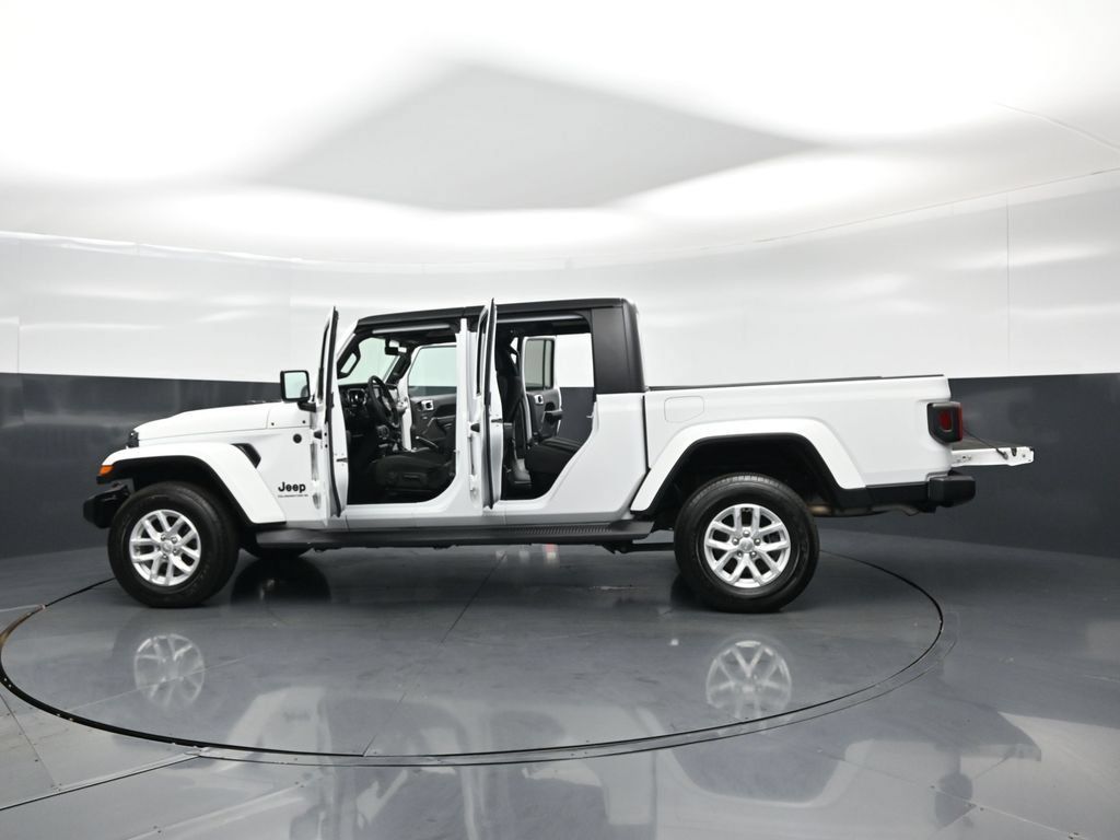 Used 2023 Jeep Gladiator Sport AWD/4WD image 28