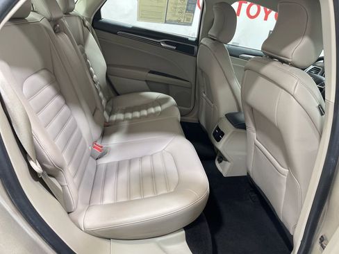 Used 2019 Ford Fusion SEL image 16