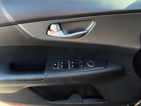 Used 2021 Kia Forte LXS FWD image 18