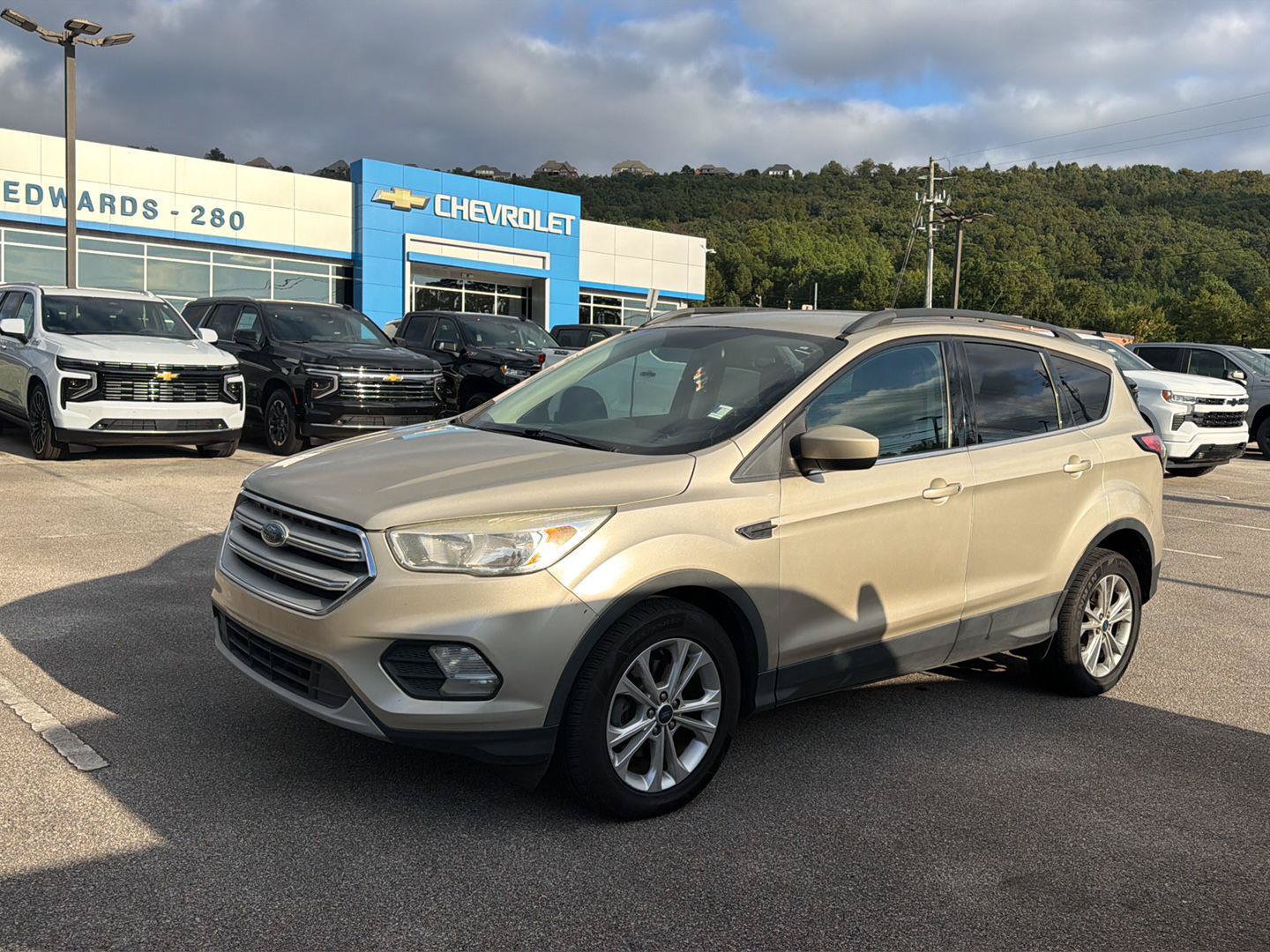 Used 2018 Ford Escape SE FWD image 1