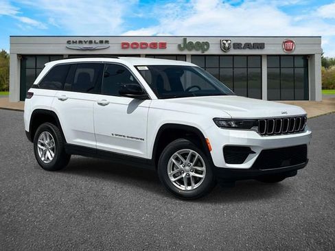 New 2026 Jeep Grand Cherokee Laredo AWD/4WD image 1