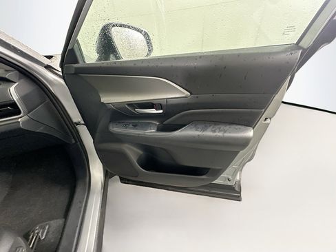 Used 2025 Toyota Grand Highlander XLE image 33