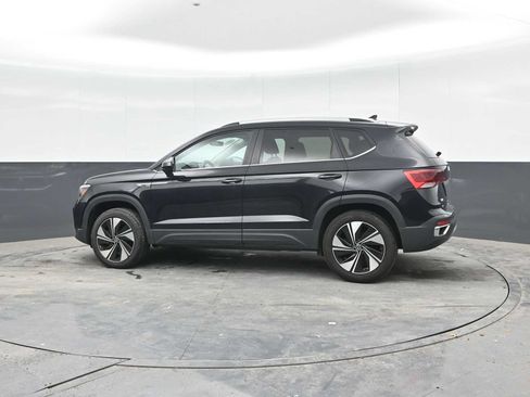 Used 2024 Volkswagen Taos SE AWD/4WD image 3