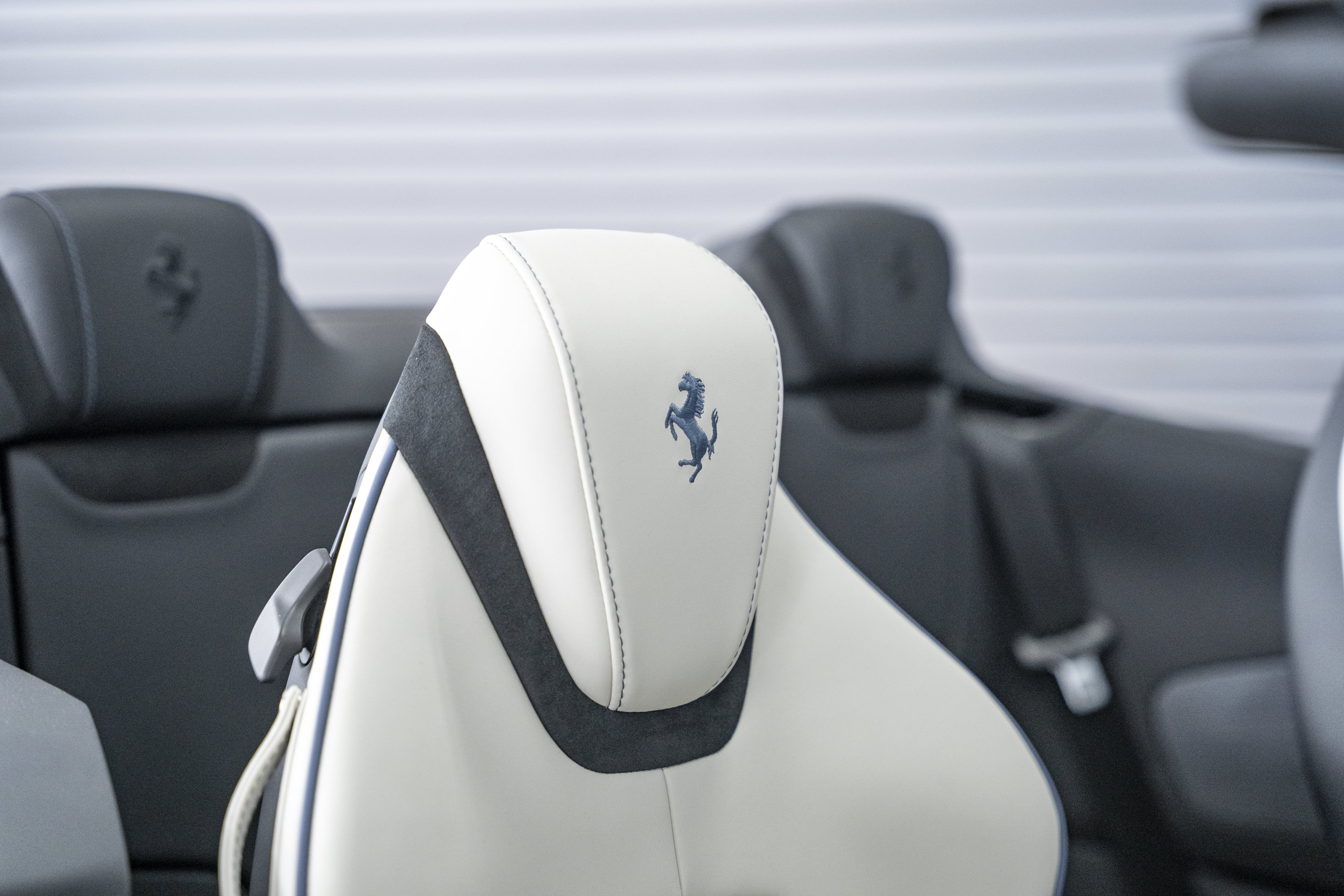 Used 2025 Ferrari Roma Spider RWD image 29