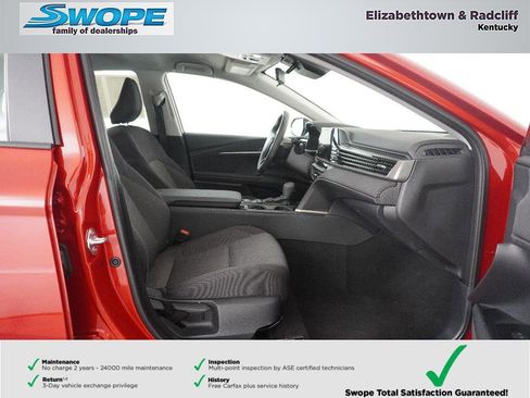 Used 2025 Toyota Camry LE FWD image 10