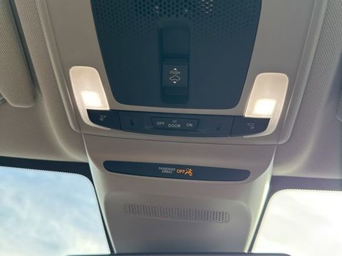 Used 2023 Honda HR-V EX-L image 27