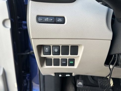 Used 2020 Nissan Rogue Sport SV image 22