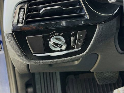 Used 2022 BMW 530i xDrive w/ Premium Package image 32