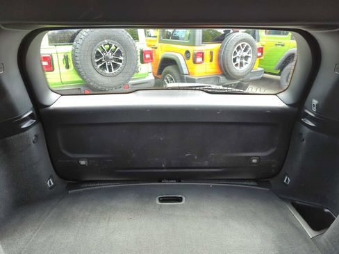 Used 2023 Jeep Grand Cherokee Overland AWD/4WD image 32