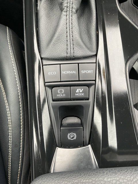 Used 2025 Toyota Camry SE FWD image 28