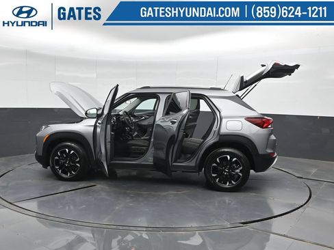 Used 2023 Chevrolet TrailBlazer LT FWD image 50