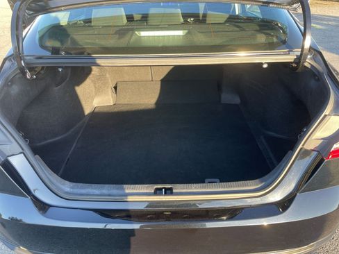 Used 2025 Toyota Camry LE image 32