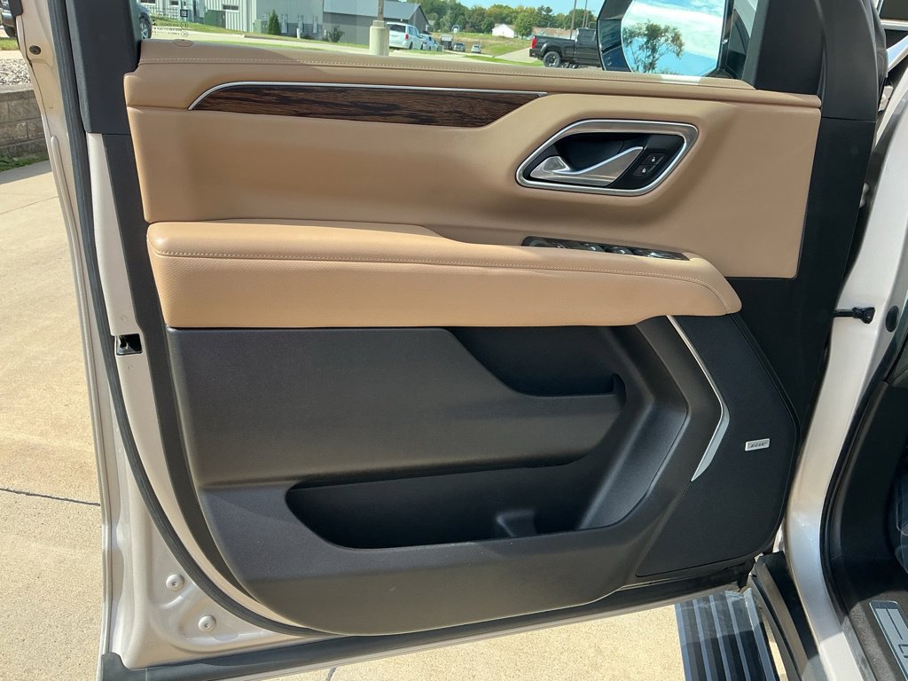 Used 2021 Chevrolet Tahoe Premier AWD/4WD image 8